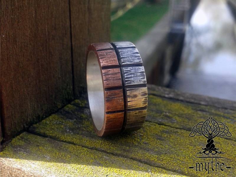Herren Ehering. Breiter Herrenring. Gehämmertes Ringband - Bandring Dicker Eheringe. Kupfer Silber Zweifarbig von LeMythe