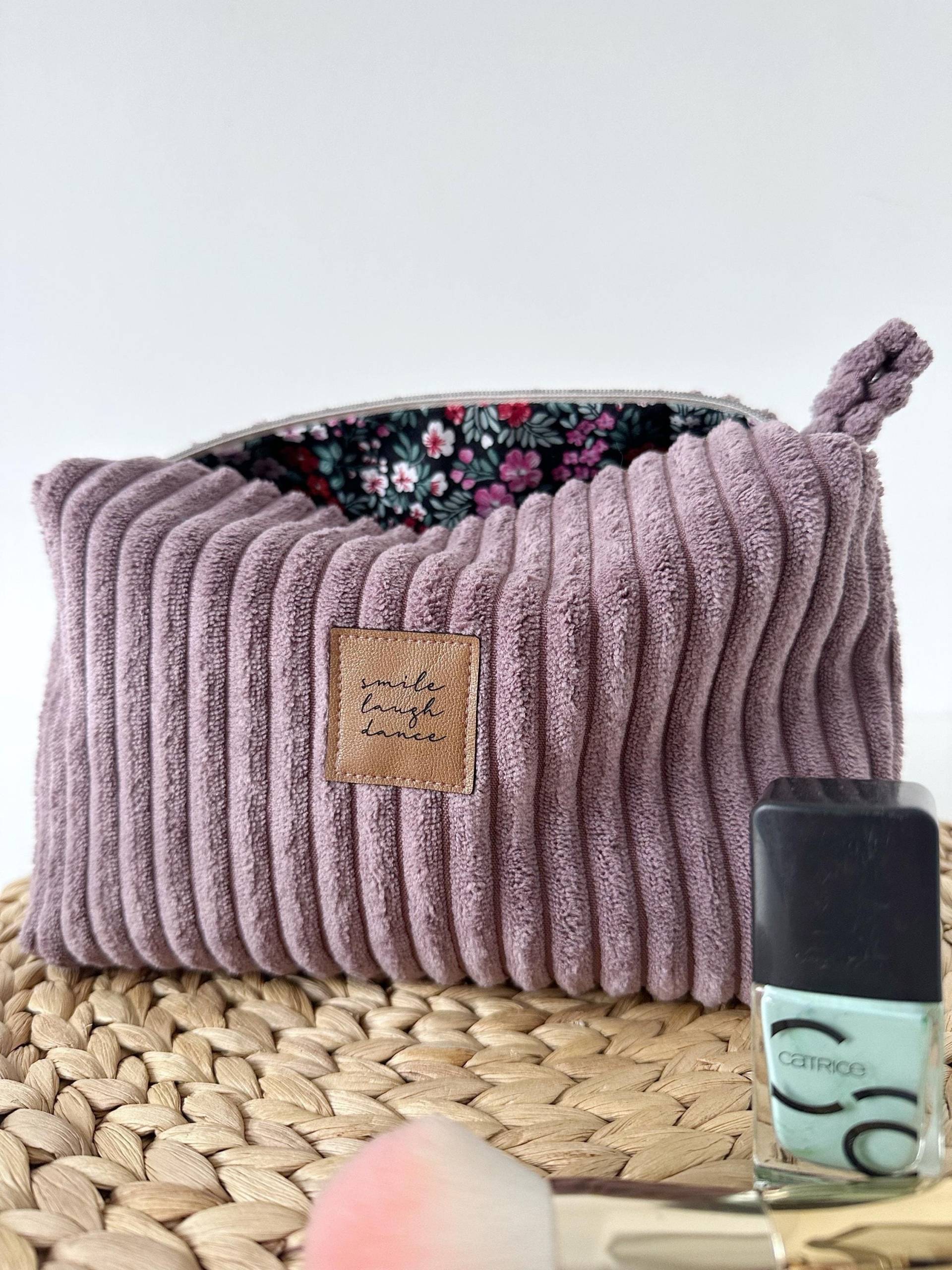 Kosmetiktasche Cord Mauve, Make Up Tasche Kulturtasche, Aufbewahrung Kosmetik // Art.nr. Ko-02-L Kosmetiktasche Cord Mauve, Make Up Tasche Kulturtasche, Aufbewahrung Kosmetik // Art.nr. Ko-02-L von LeNadelHandmade
