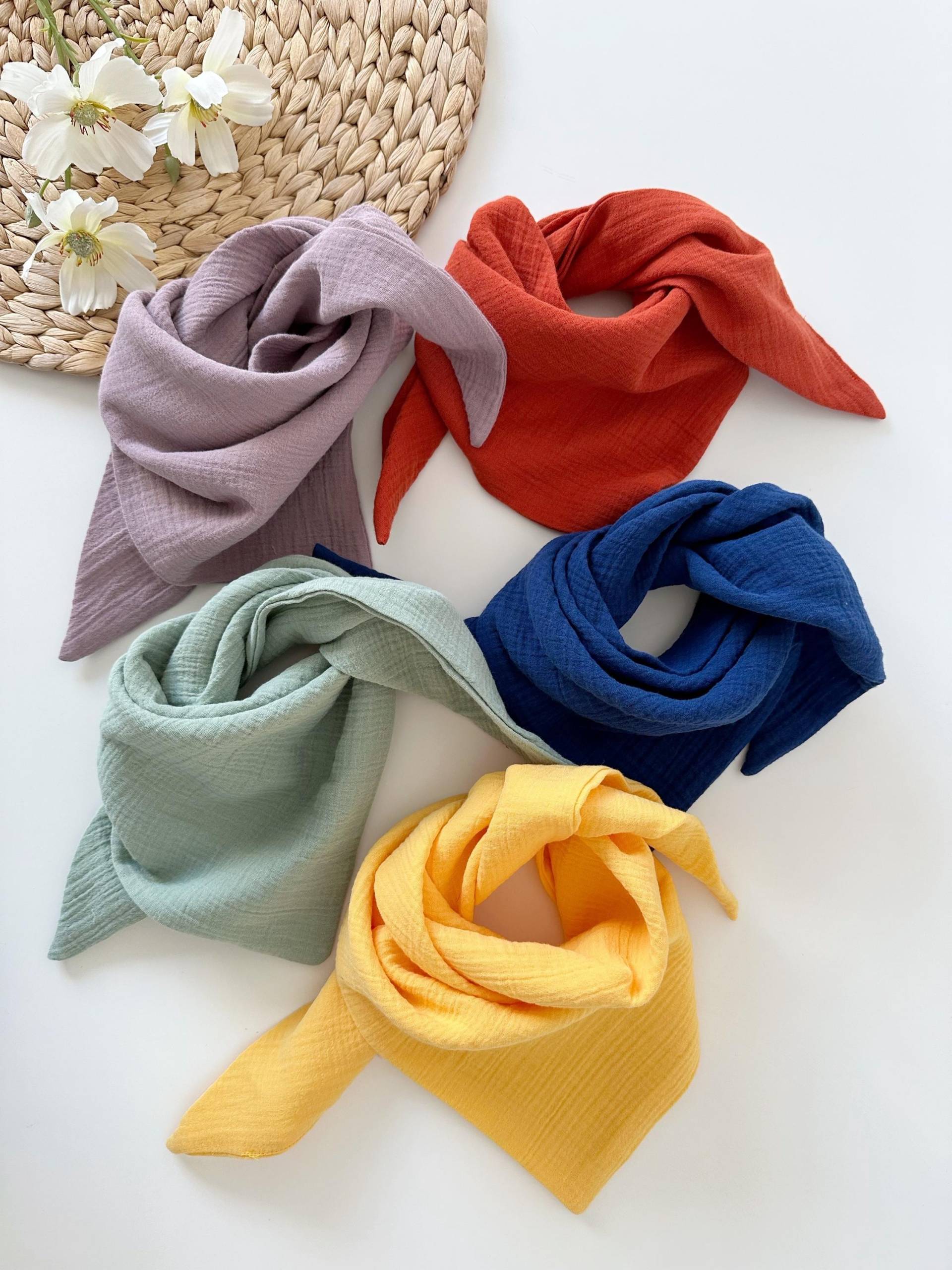 Musselin Halstuch Für Kinder, Babys Und Erwachsene Zum Knoten in Mint Altrosa Blau Helles Gelb Rost Musselin Halstuch Für Kinder, Babys Und Erwachsene Zum Knoten in Mint Altrosa Blau Helles Gelb Rost von LeNadelHandmade