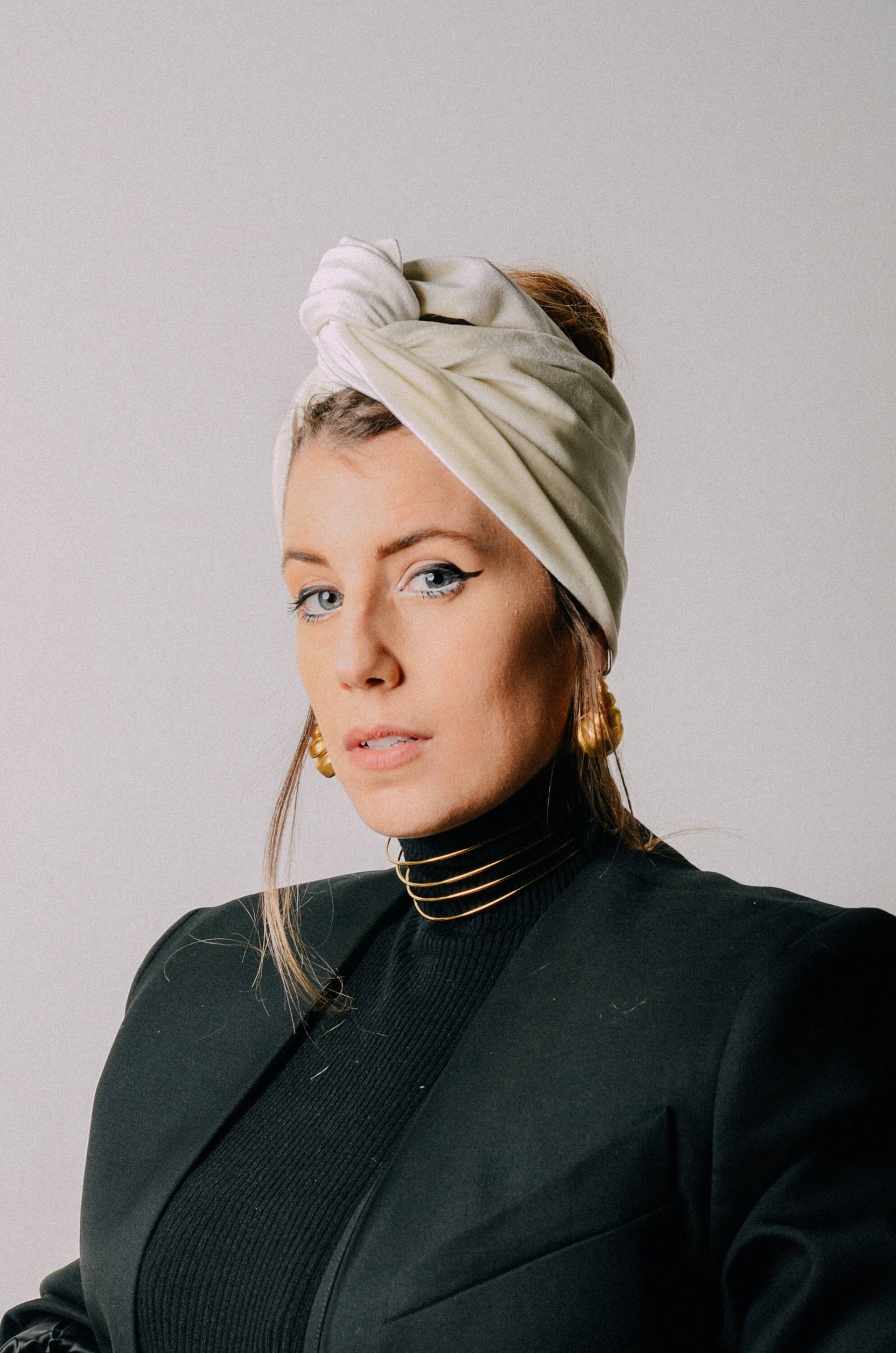 Formbares Stirnband/Turban Haarband Headwrap - Handgefertigt Aus Hochwertigem Samtstoff Maßgeschneidert 1271 Formbares Stirnband/Turban Haarband Headwrap - Handgefertigt Aus Hochwertigem Samtstoff Maßgeschneidert 1271 von LePegDiPegorariAmbra