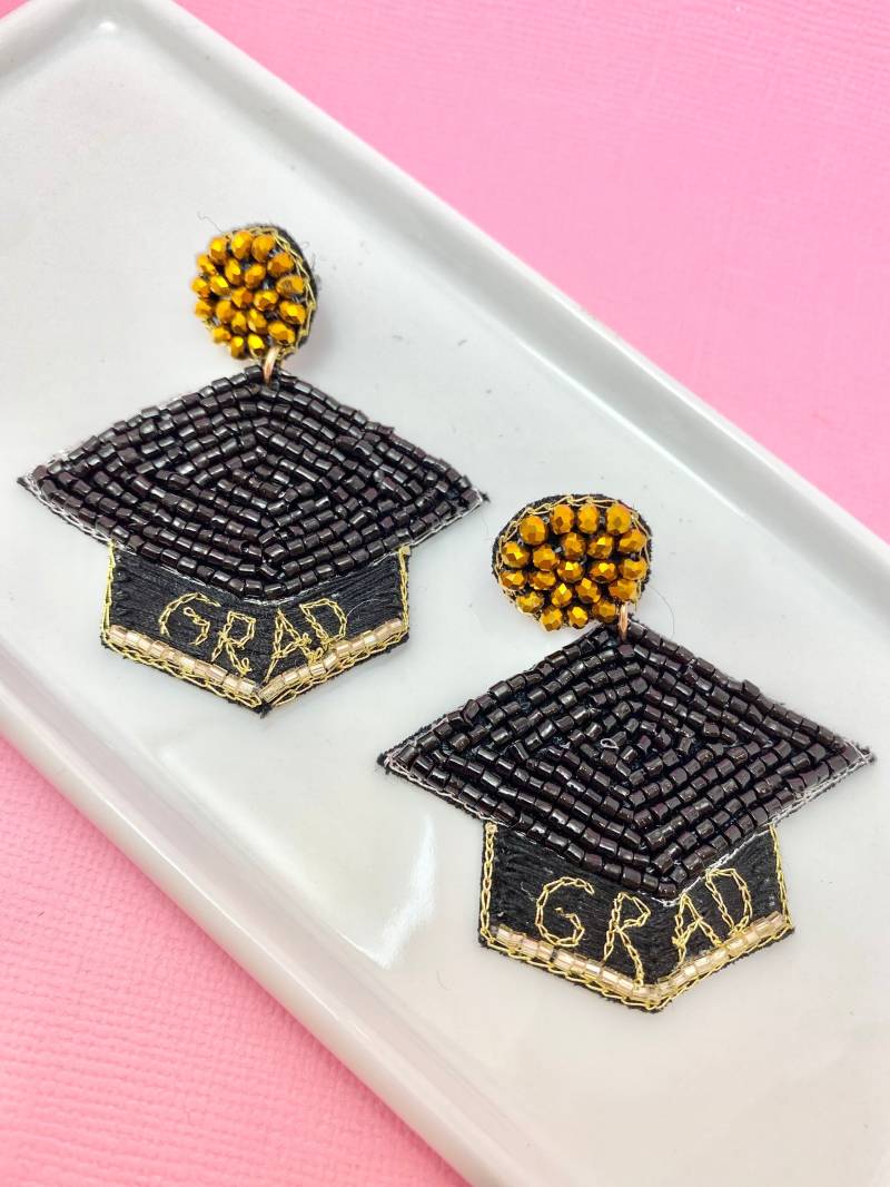 Abschluss Hut Perlen Ohrringe Leichtes Chirurgenstahl Geschenk von LePetitBijouBoutique