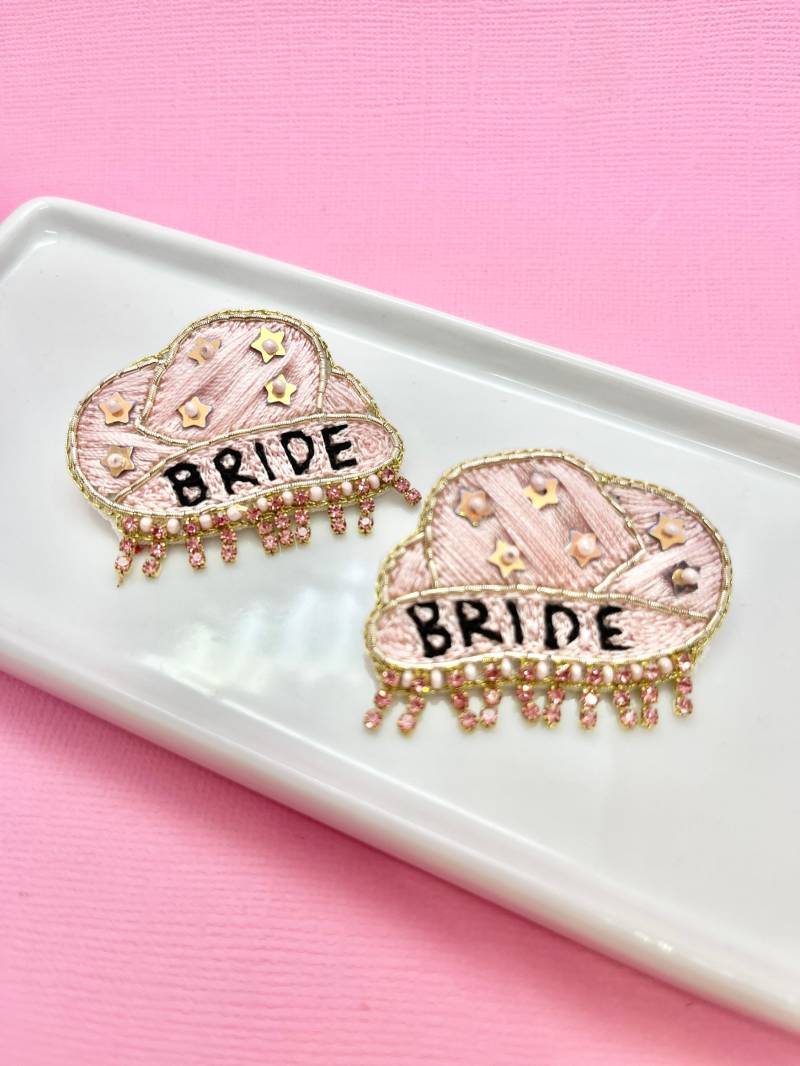 Pink Braut Cowboyhut Perlen Ohrringe Junggesellinnenabschied Schmuck Pink Braut Cowboyhut Perlen Ohrringe Junggesellinnenabschied Schmuck von LePetitBijouBoutique