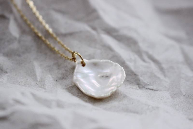 Kurze Kette Mit Süßwasser Perle Anhänger Vergoldet von LePetitParadis