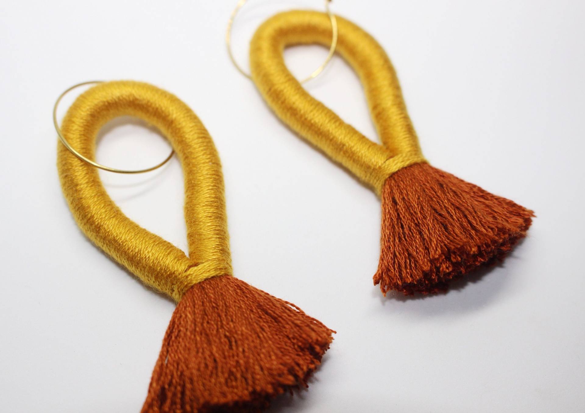 statement Ohrringe Ohrhänger Creole Tassel Quaste Senffarben statement Ohrringe Ohrhänger Creole Tassel Quaste Senffarben von LePetitParadis