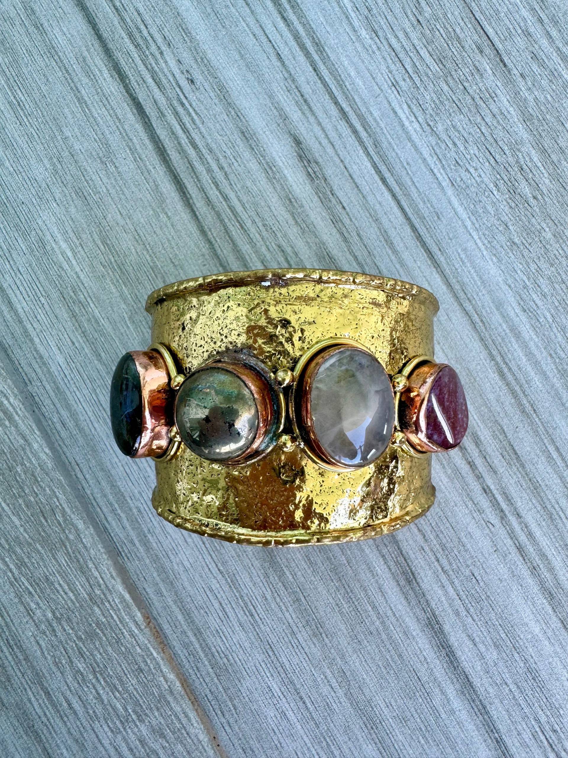 Multi Stein Kaleidoskop Manschette Multi Stein Kaleidoskop Manschette von LePrecieuxJewelry
