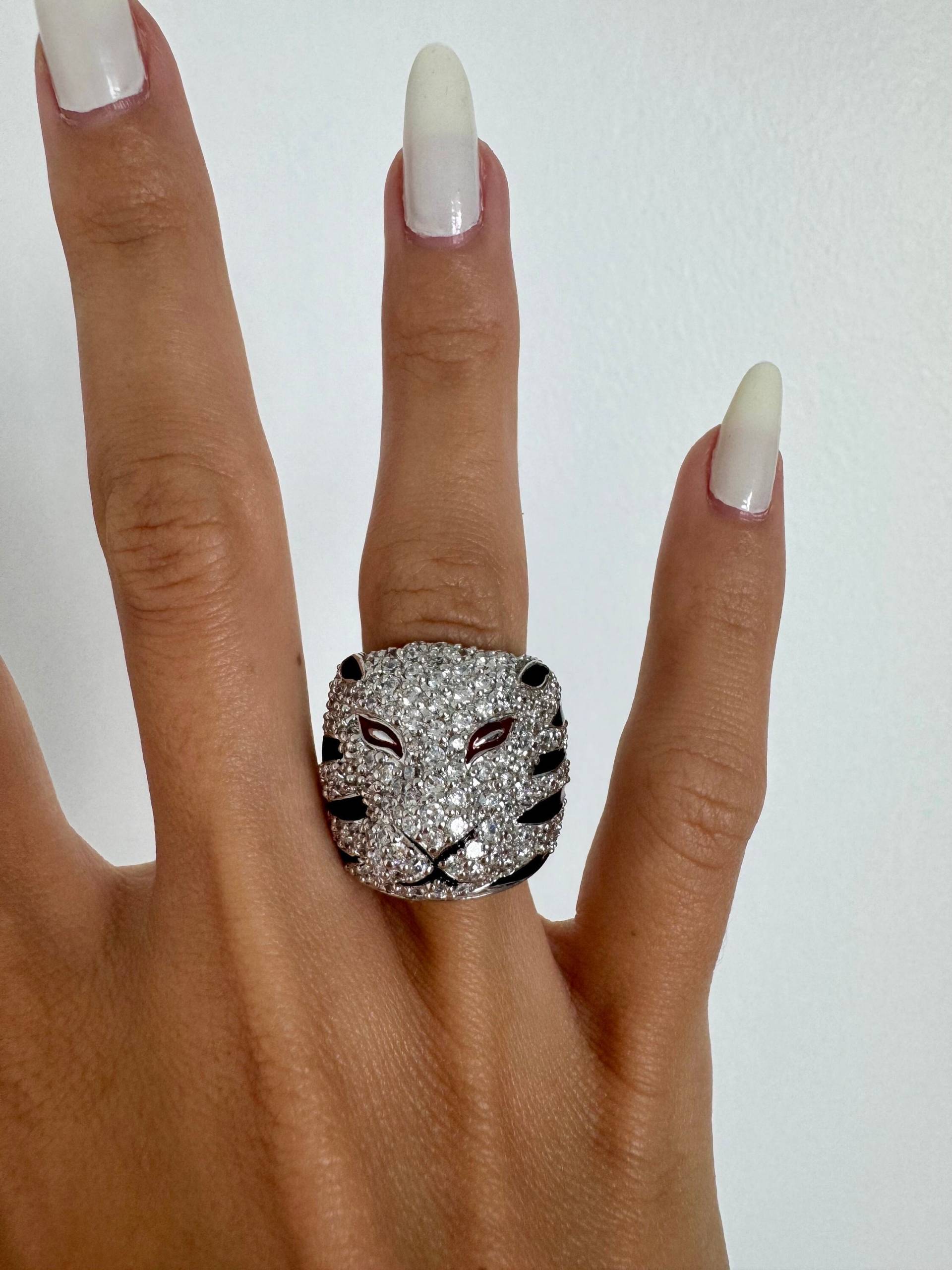 Pavé Löwenkopf Design Ring - Größe 6, 5 Pavé Löwenkopf Design Ring - Größe 6, 5 von LePrecieuxJewelry
