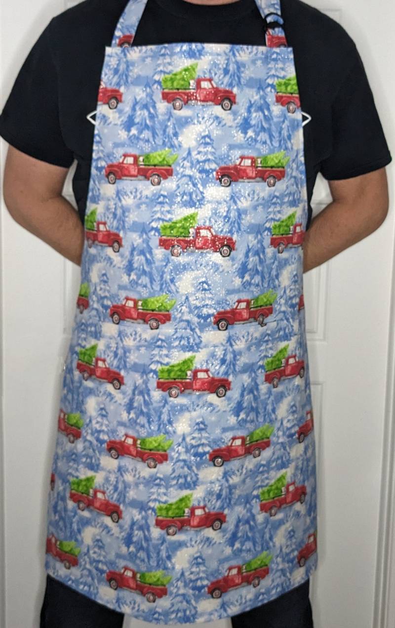 Küchenschürze Für Erwachsene/Weihnachten Weihnachtsbaum Schürze Roter Lkw Küchenschürze Für Erwachsene/Weihnachten Weihnachtsbaum Schürze Roter Lkw von LeRevedeCaroline