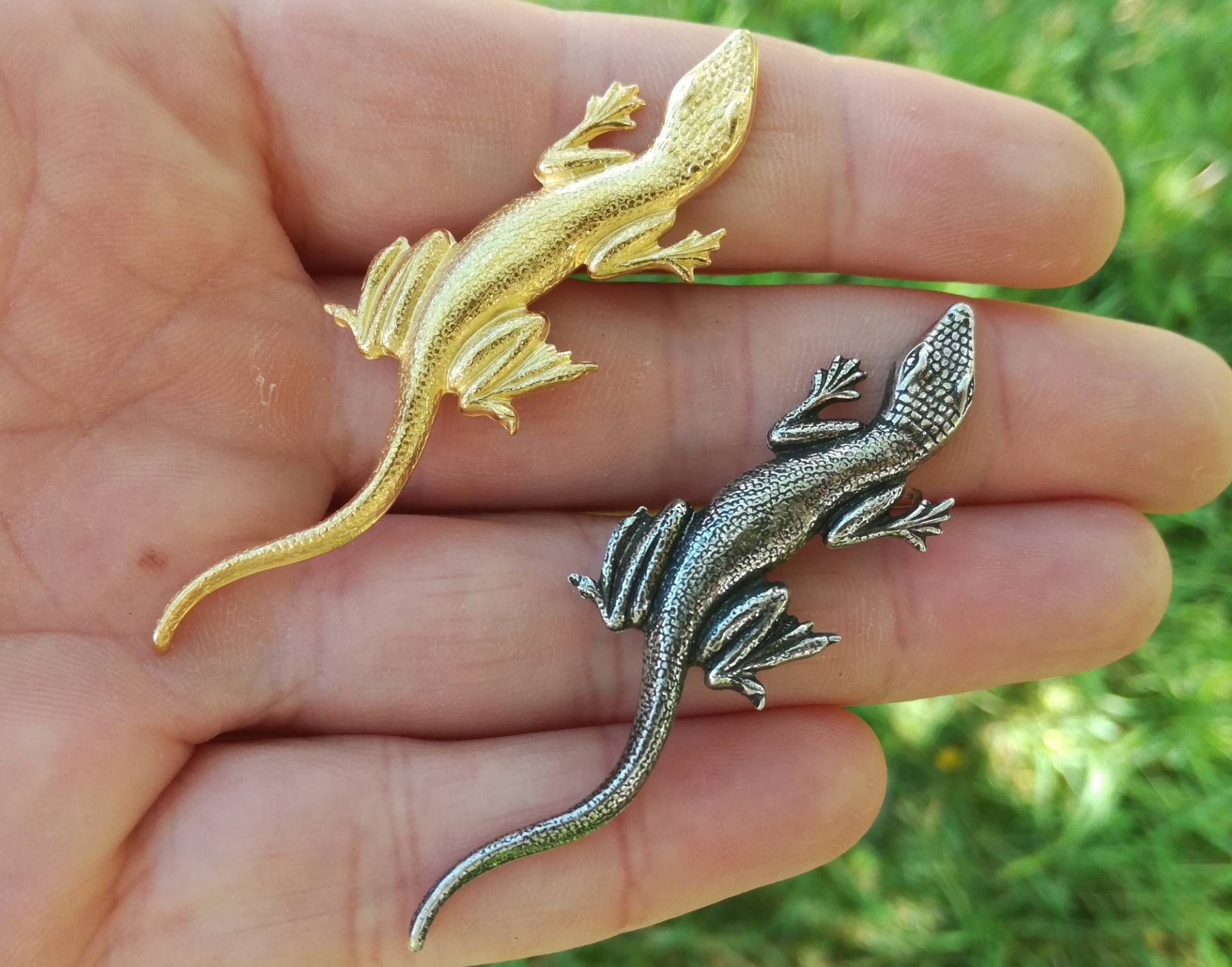 Eidechsen-Brosche in Silber Oder Goldmessing, Reptilien-Brosche, Jugendstil-Eidechsen-Brosche, Salamander-Accessoire, Goldene von LeSauleRieur