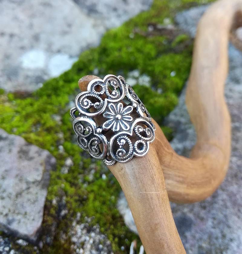 Entrelacs Petite Fleur Ring Aus Silber, Messing Und Massivem Filigrane Spitze, Steampunk, Boho, Retro, Jugendstil Entrelacs Petite Fleur Ring Aus Silber, Messing Und Massivem Filigrane Spitze, Steampunk, Boho, Retro, Jugendstil von LeSauleRieur