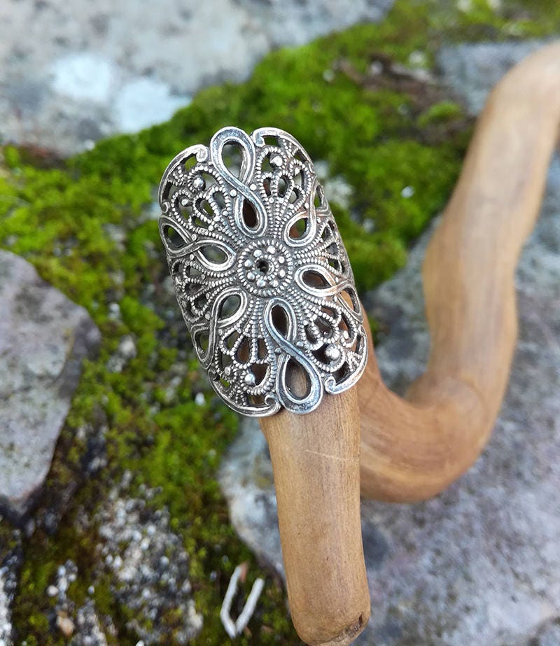 Filigraner Ring Mit Blumen - Und Maßwerkmuster Aus Silber, Messing Sterlingsilber, Mittelalterlicher Steampunk-Retro-Spitzenring von LeSauleRieur