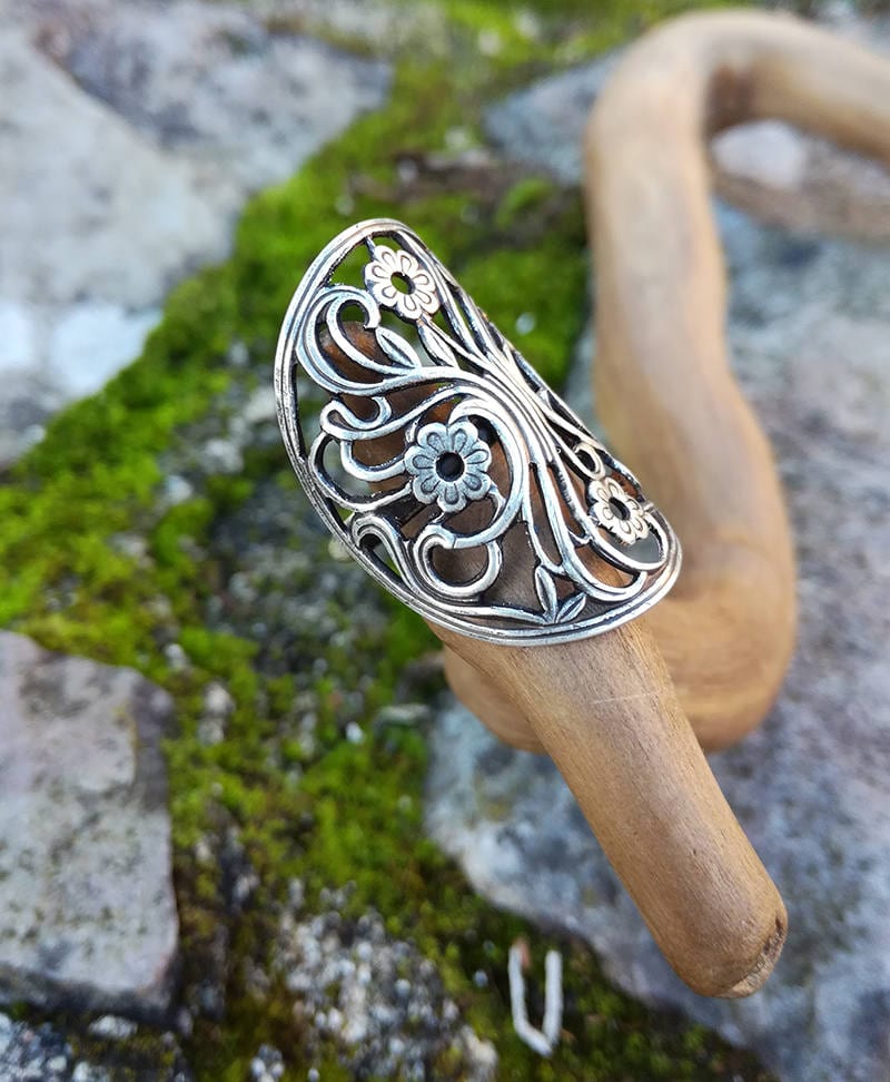 Ring Kleiner Blumenstrauß Filigranes Medaillon Retro Jugendstil, Silber Messing Und Sterling Silber, Mittelalterliche Steampunk-Spitze von LeSauleRieur