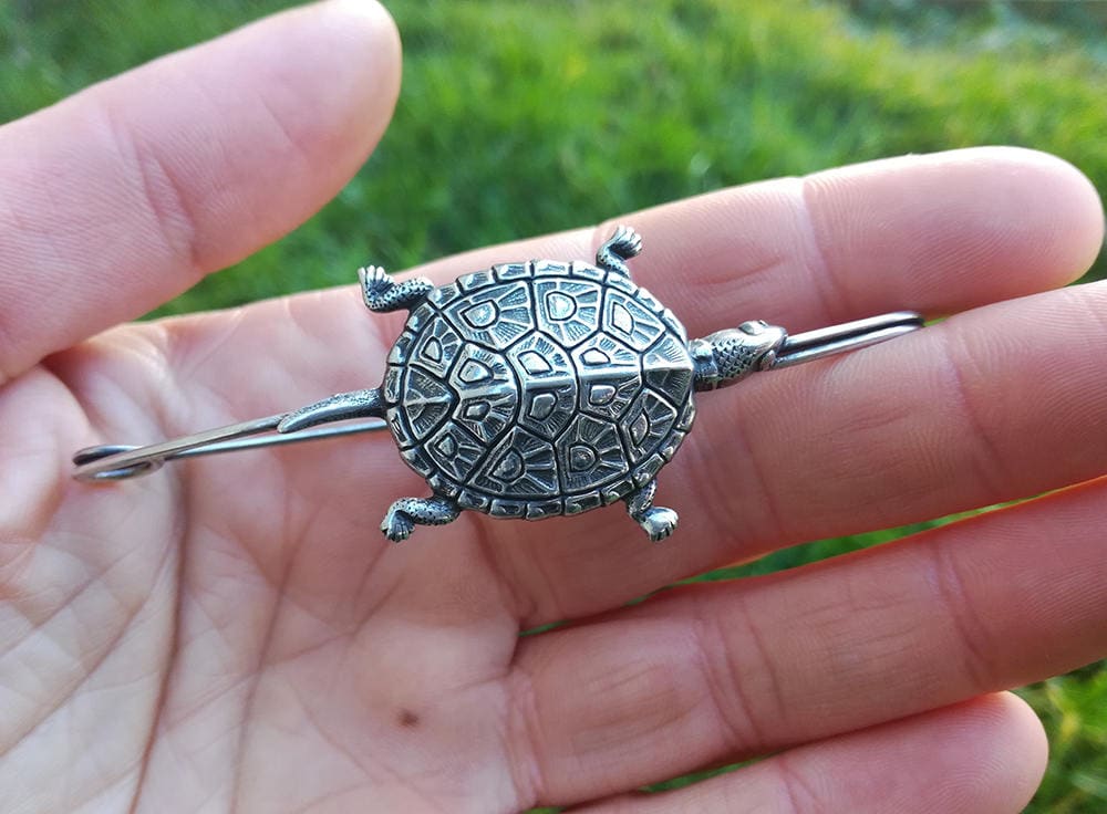 Schildkröten-Sicherheitsnadel, Silbermessing, Meerestier-Brosche, Meeres - Und Landschildkröte, Original Boho, Hüte Schals-Accessoire von LeSauleRieur