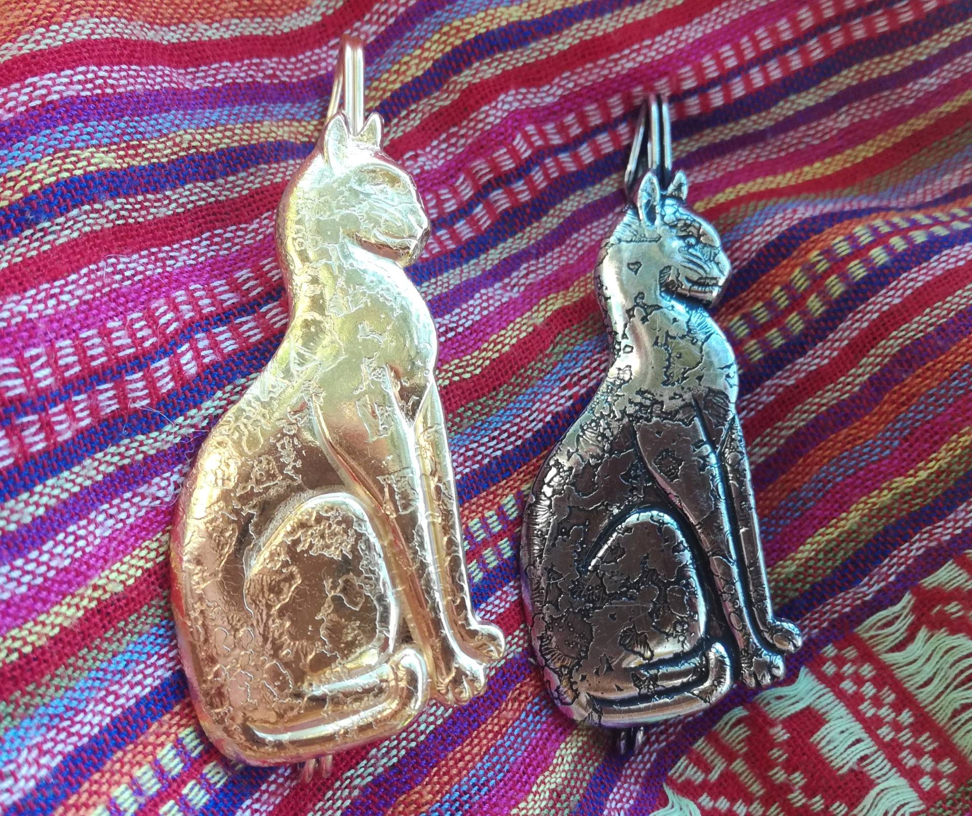 Sicherheitsnadel, Große Katze Mit Gravur Aus Silbernem Oder Goldenem Messing, Brosche Katzentieren, Accessoire Für Hüte Und Schals, Boho-Naturbrosche von LeSauleRieur