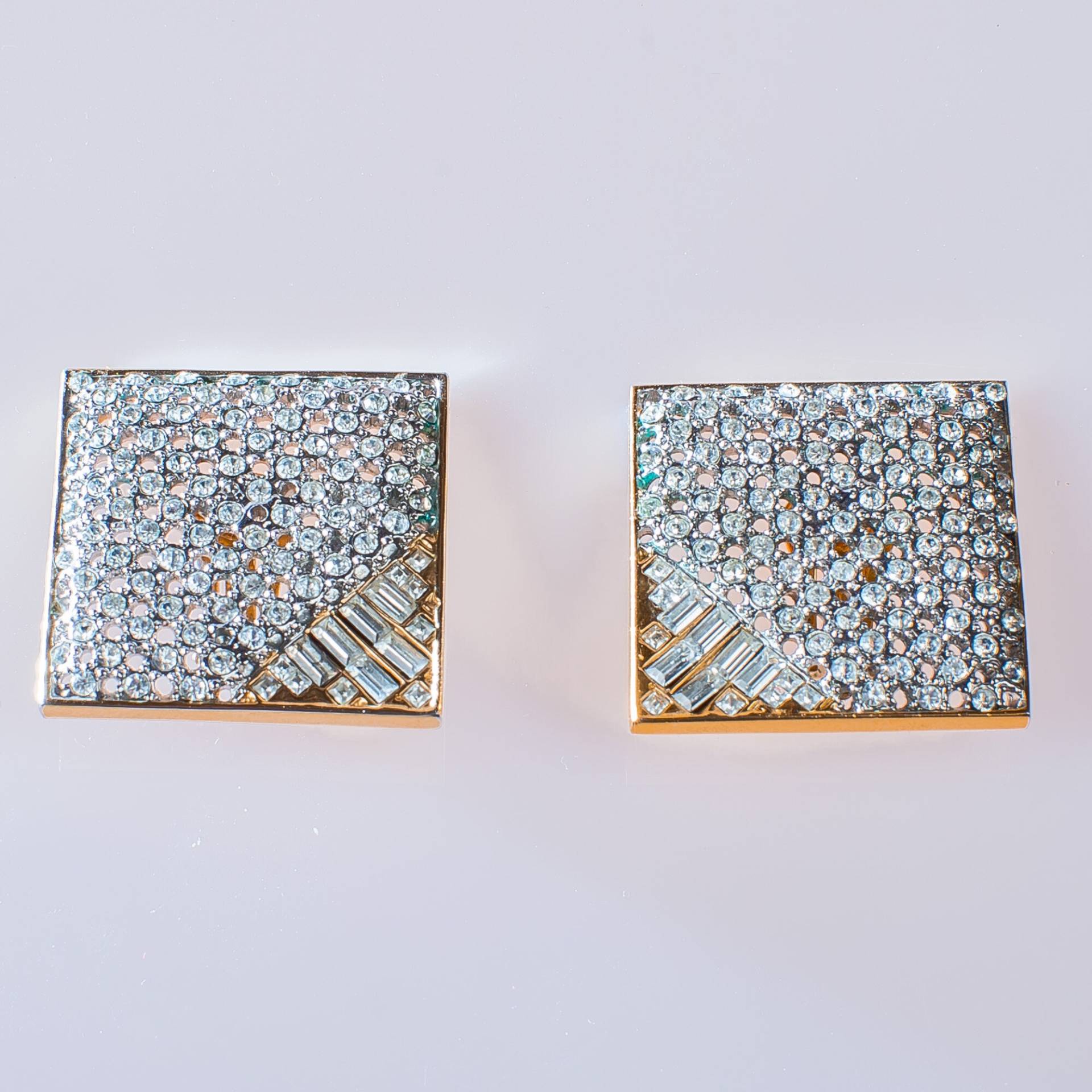Original Valentino Ohrclips Vintage Design Mit Viel Strass Original Valentino Ohrclips Vintage Design Mit Viel Strass von LeVinTin