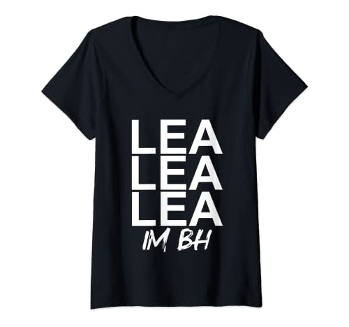 Damen Lea Mallorca Hit, Lea im BH - Malle Party, Lea Hit Lea Malle T-Shirt mit V-Ausschnitt Damen Lea Mallorca Hit, Lea im BH - Malle Party, Lea Hit Lea Malle T-Shirt mit V-Ausschnitt von Lea Mallorca Malle Trend