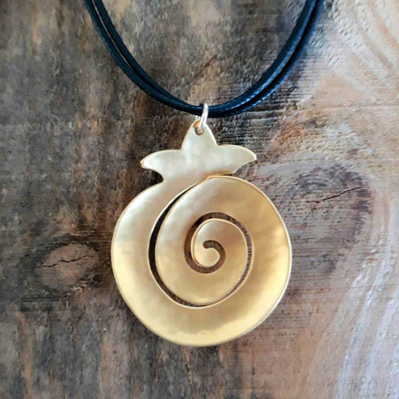 Granatapfel Gold Anhänger Spirale Infinity Symbol Handgefertigt in Israel Obst Natur Inspiriert Luck Boho Design Statement Halskette Granatapfel Gold Anhänger Spirale Infinity Symbol Handgefertigt in Israel Obst Natur Inspiriert Luck Boho Design Statement Halskette von LeaBenArye