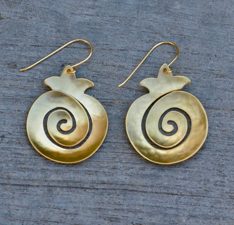 Granatapfel Gold Ohrringe Spirale Infinity Symbol Handgefertigt in Israel Obst Natur Inspiriert Luck Boho Design Statement Granatapfel Gold Ohrringe Spirale Infinity Symbol Handgefertigt in Israel Obst Natur Inspiriert Luck Boho Design Statement von LeaBenArye