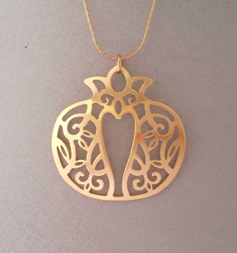 Granatapfel Herz Gold Anhänger, Valentinstag Geschenk, Liebe Und Glück Symbol Filigran Schmuck Natur Inspiriert Granatapfel Herz Gold Anhänger, Valentinstag Geschenk, Liebe Und Glück Symbol Filigran Schmuck Natur Inspiriert von LeaBenArye