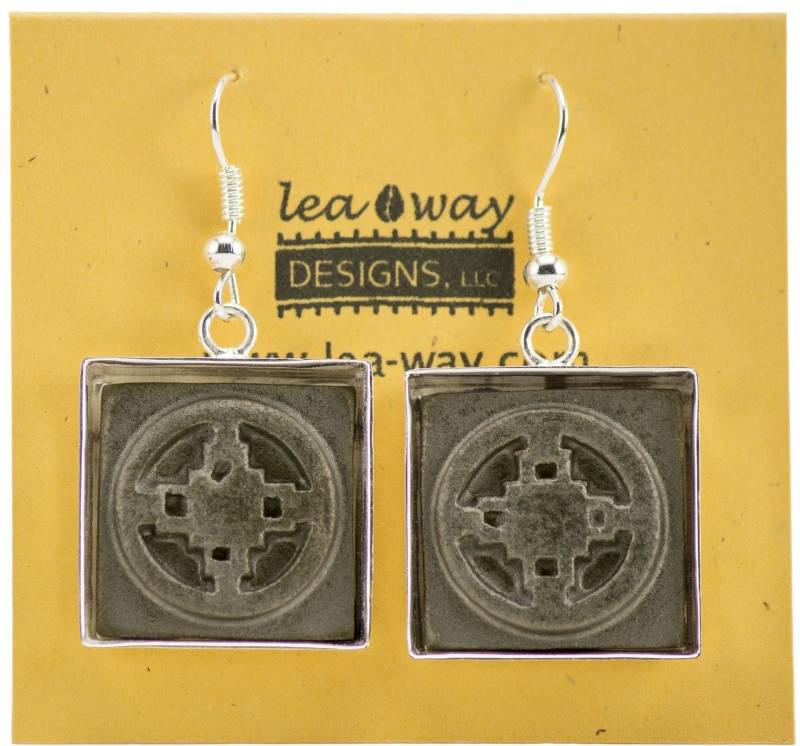 Adinkra "Cleverness" Poliert Stahl Keramik Ohrringe Für Sie von LeaWayDesigns