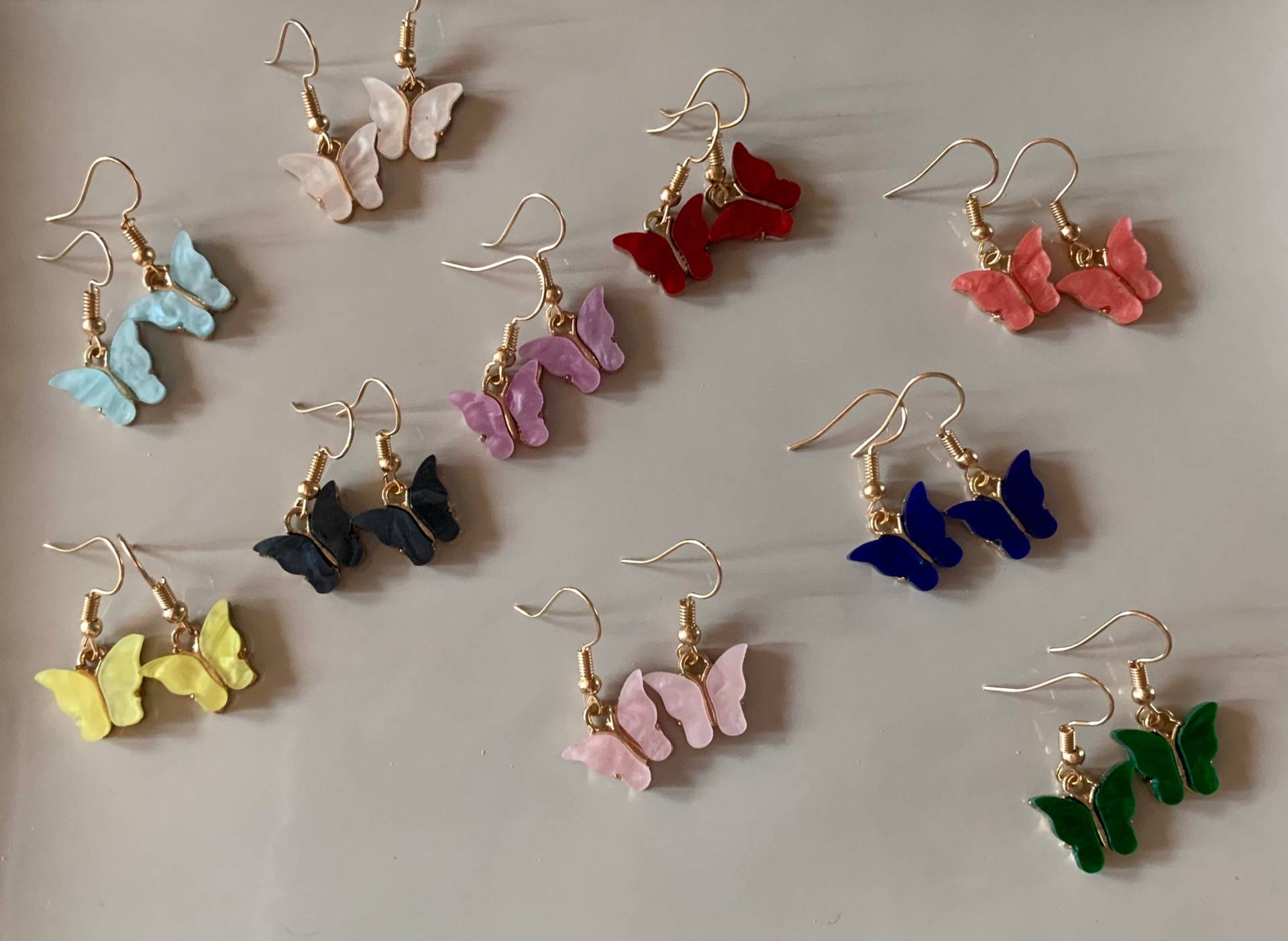Schmetterling Ohrringe, Sommer Ohrringe Für Frauen, Zierliche Charm Baumeln Wählen Sie Ihre Farbe, Kleine Schmetterling Ohrringe, Sommer Ohrringe Für Frauen, Zierliche Charm Baumeln Wählen Sie Ihre Farbe, Kleine von LeadingLeopard