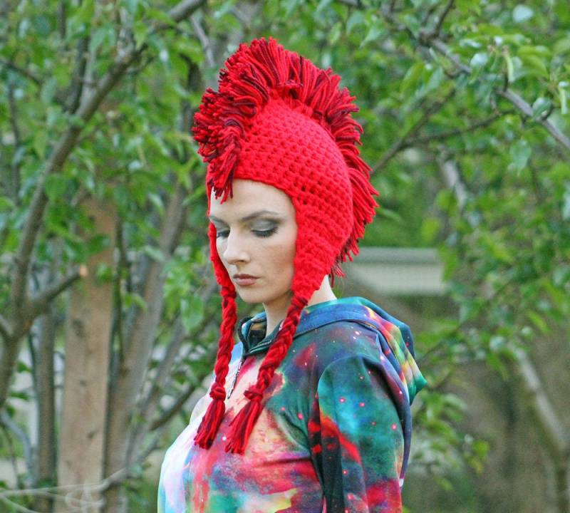 Rot Mohawk Häkelmütze Handgemachte Ohrenklappen Beanie von LeafLee