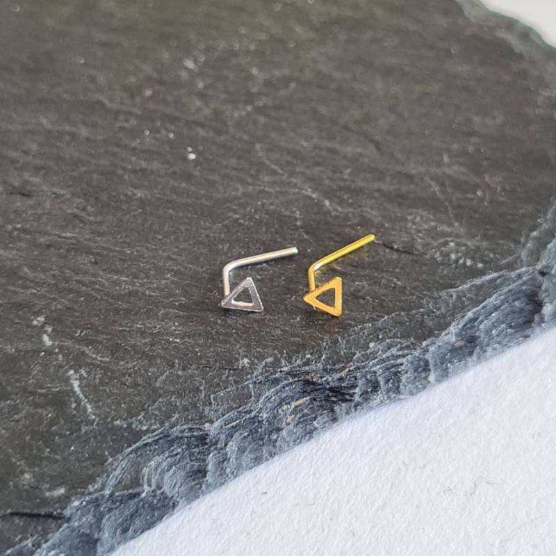 Dreieck Nasensteckerdreieck Nasenpiercing925 Silber Oder Vergoldet0, 5 Mm Stärkeoffenes Nasensteckernasenstecker Triangle von Leafberries