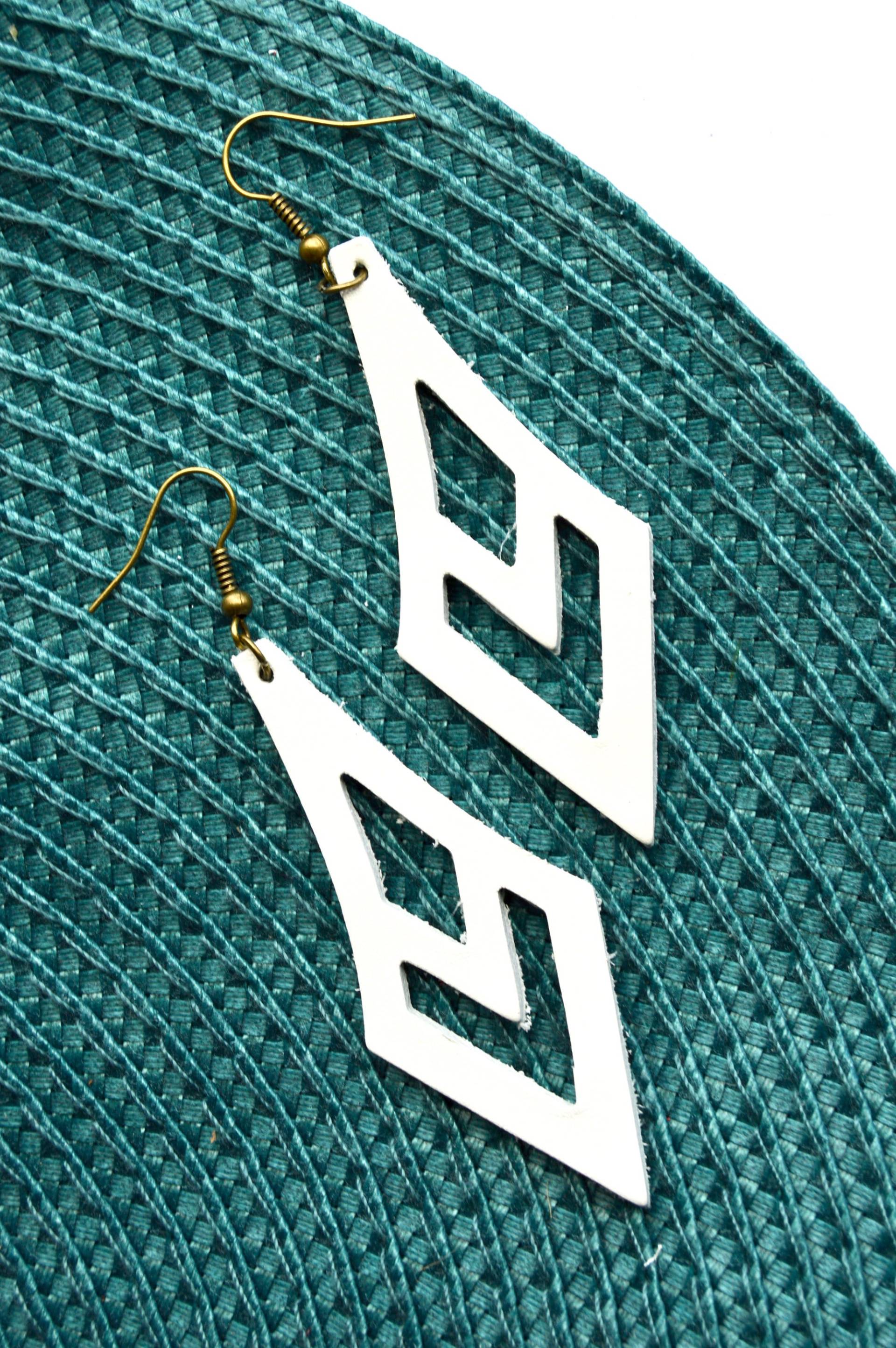 "Lederohrringe "Cut Out" "Lederohrringe "Cut Out" von LeafyTreetopLeather