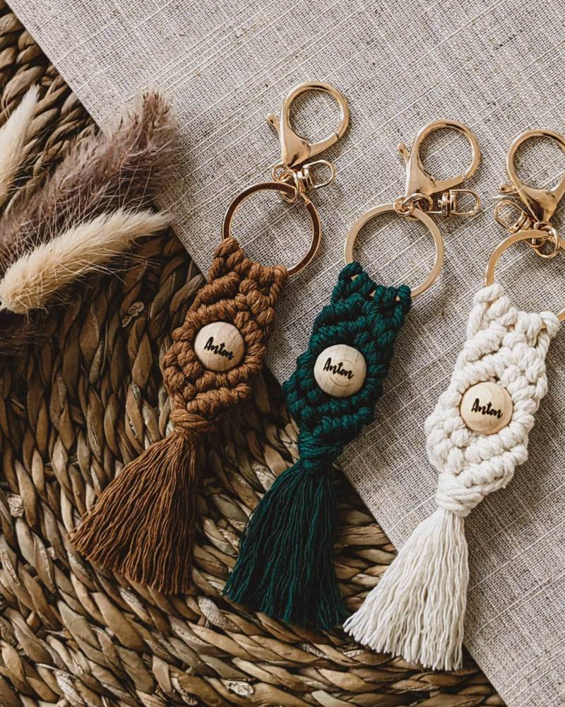 Makramee Schlüsselanhänger | Personalisierter Anhänger Taschenanhänger von LeapsofjoyDE