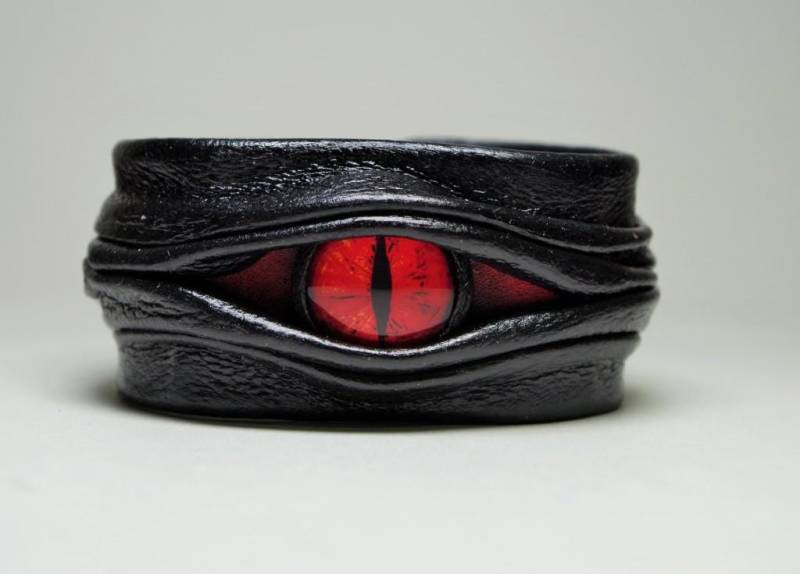 Handgefertigtes Lederarmband. Böses Auge, Drachenauge Verstellbares Schwarzes Manschettenarmband Für Männer Frauen. Halloween Armband. Larp-Kostüm von LeasBoutique
