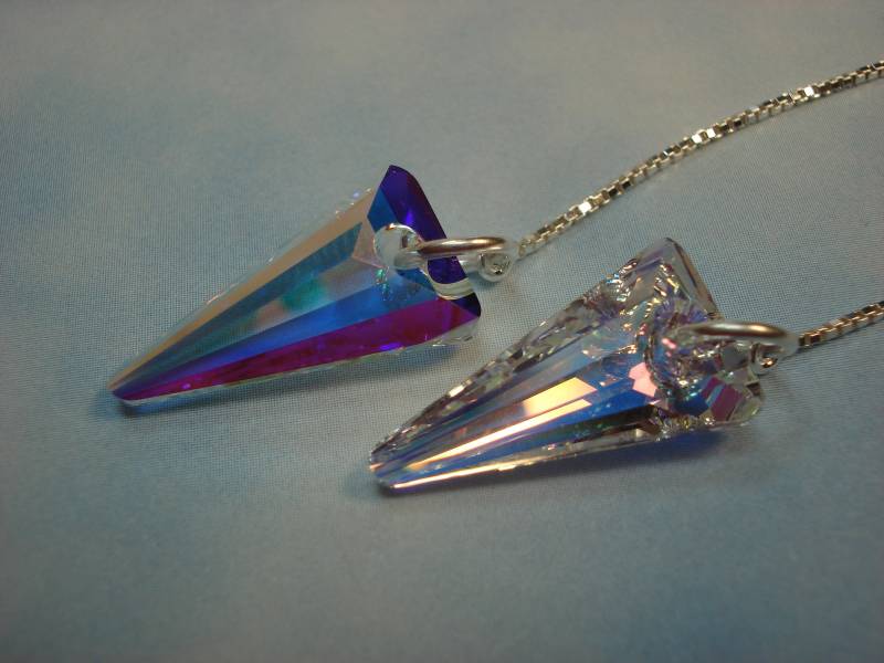 Regenbogen Swarovski Triangle Kristalle Auf Sterling Ohrgewinde - Kostenloser Versand Nach Usa Threader Ohrringe Oder Halskette von LeasEarThreads