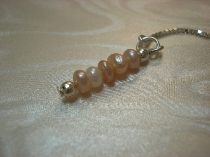 Scheibenförmige Rosa Süßwasserperlen Auf Threads - Einfädler Ohrstecker Sterling Oder Halskette-Kostenloser Versand in Usa von LeasEarThreads