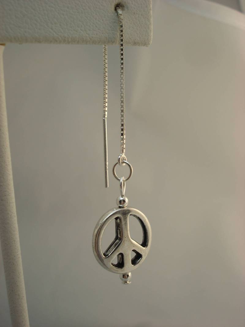 Silber Frieden Zeichen Auf Sterling Ohr Fäden-Threader Ohrringe Oder Halskette-Free Versand in Die Usa von LeasEarThreads