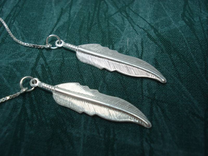 Silberne Federn Auf Sterling Ohrfäden-Threader Ohrringe Oder Halskette-Kostenloser Versand Nach Usa von LeasEarThreads