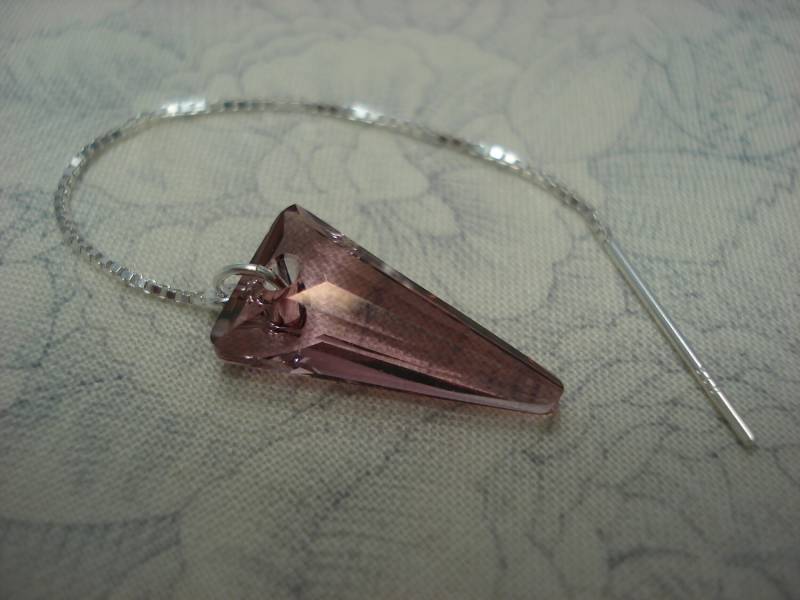 Staubigen Rosa Dreieck-Swarovski-Kristallen Auf Threads - Einfädler Ohrstecker Sterling Oder Halskette Kostenloser Versand in Usa von LeasEarThreads