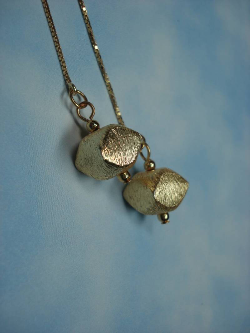 Vergoldete Würfel Auf Vergoldeten Einfädler Ohrringe - Vermeil-Ohr Fäden-Kostenloser Versand in Die Usa von LeasEarThreads