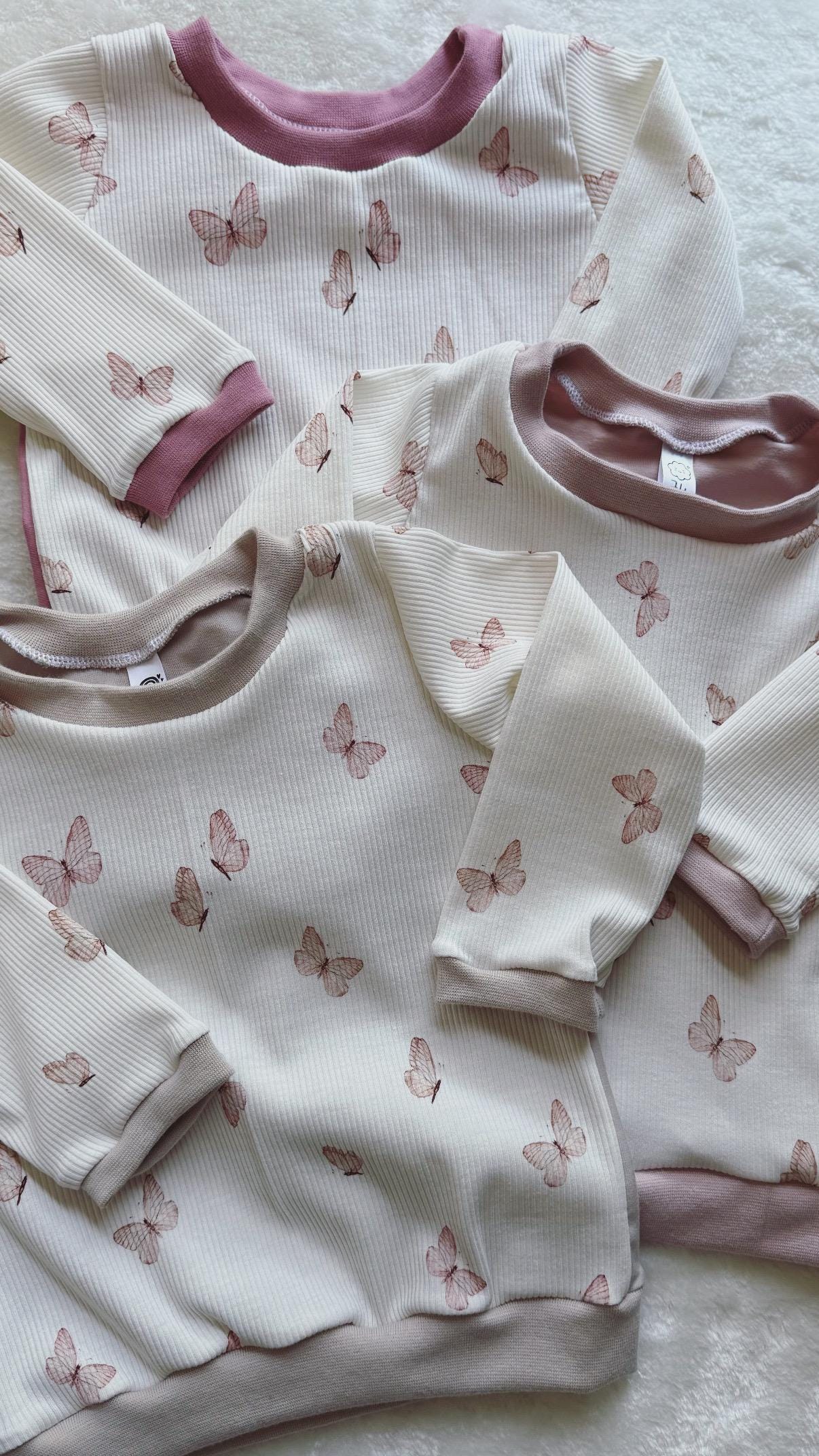 Sweater/Oberteil Langarmshirt Pullover Pumphose Set Baby Kind Junge Mädchen Newborn „Rosa Schmetterlinge" Ribjersey von LeasNaehtraum