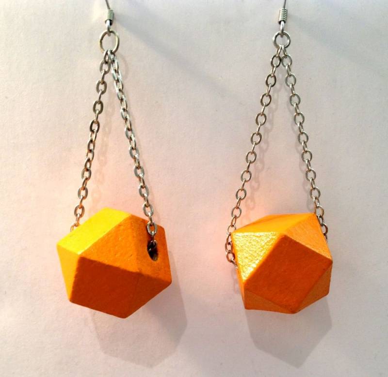 Holz Ohrringe - Orange Facettierte Perle Auf Silber Kette von LeatheRCycle