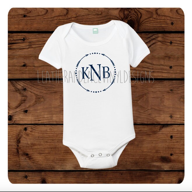 Kreis Pfeil Monogramm Bodysuit von LeatherAndLaceVinyl