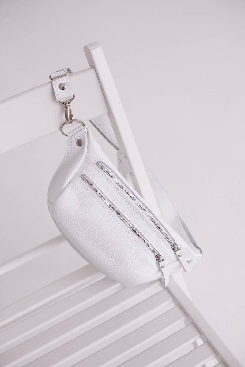 Weiße Bauchtasche, Leder Rucksack, Gürteltasche, Hüfttasche, Bekleidungs Beutel, Packt Frauen von LeatherArtShowroom