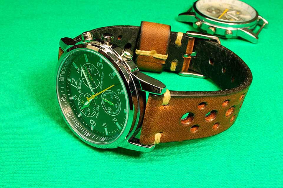 Handgefertigtes Uhrenarmband Kundaltes Braun Leder 18mm-24mm Vintage Style, 076 Handgefertigtes Uhrenarmband Kundaltes Braun Leder 18mm-24mm Vintage Style, 076 von LeatherArtStore