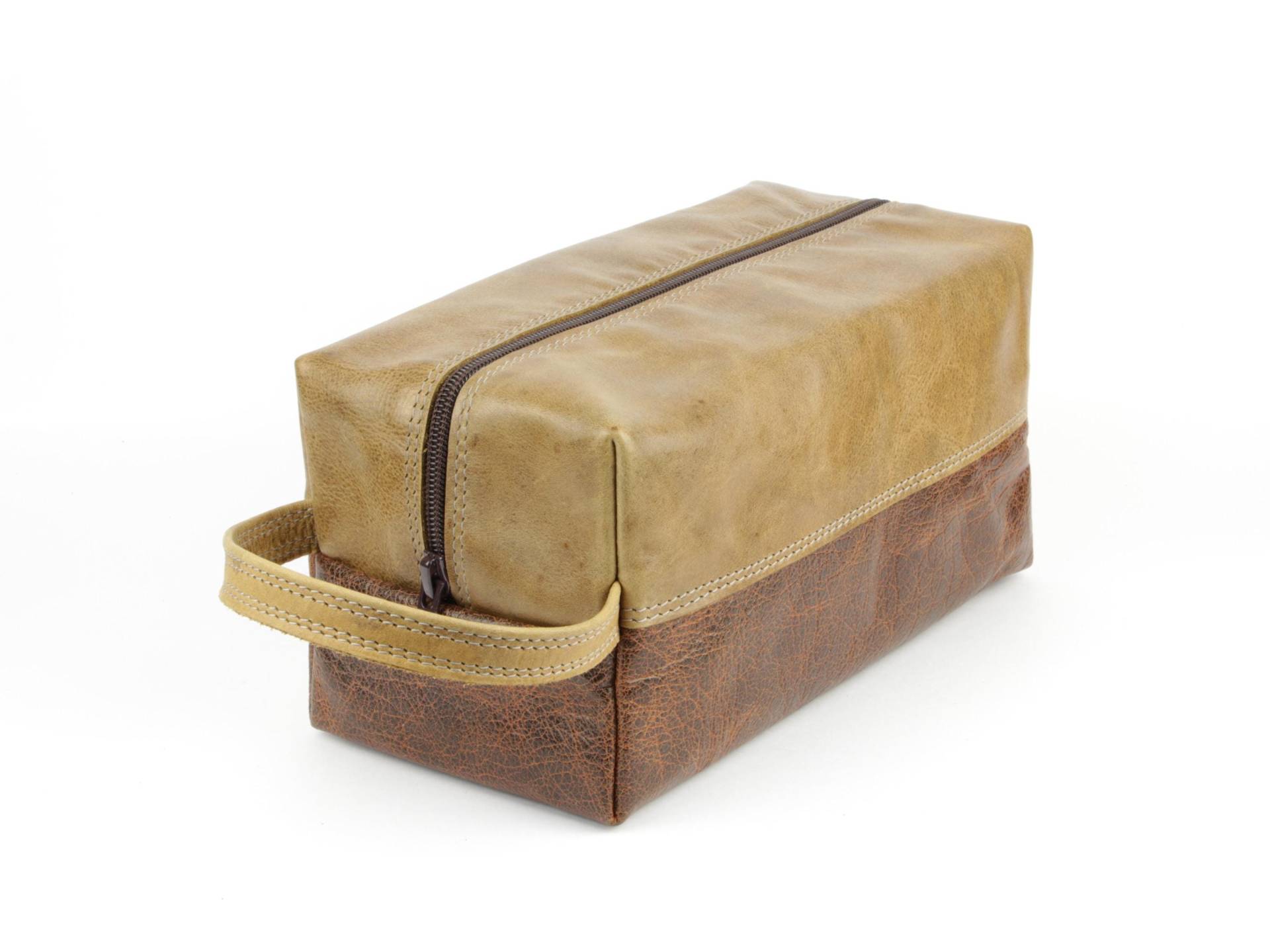 Brauner Kulturbeutel Aus Leder. Reisetasche. Rasierset. Geschenk Für Männer von LeatherArtisanMo