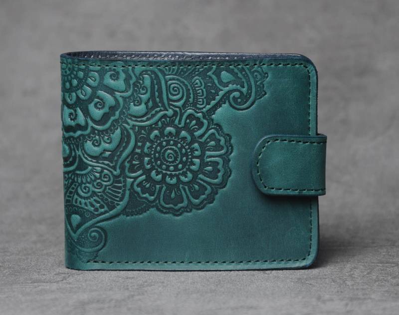 Grüne Geprägte Brieftasche Aus Weichem Kalbsleder von LeatherCraftsUA