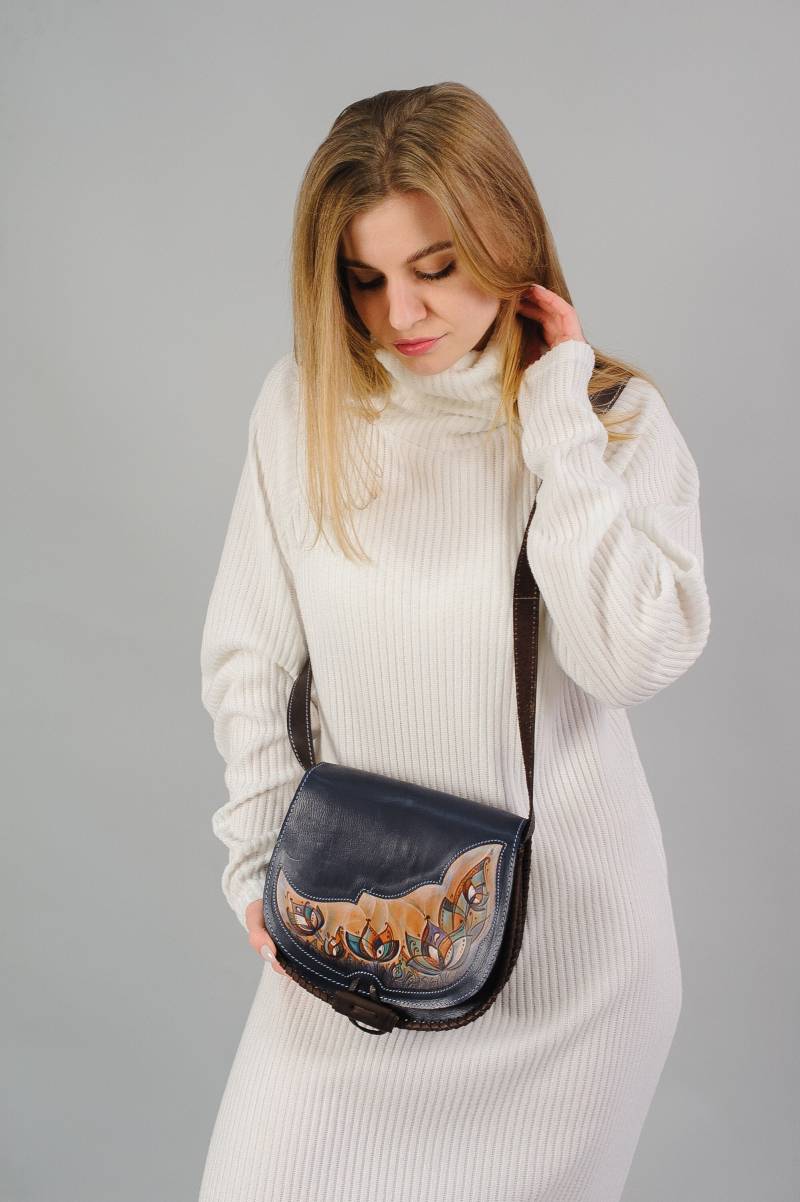 Handbemalte Leder Crossbody Bag Blaue Geldbörse Im Vintage-stil von LeatherCraftsUA