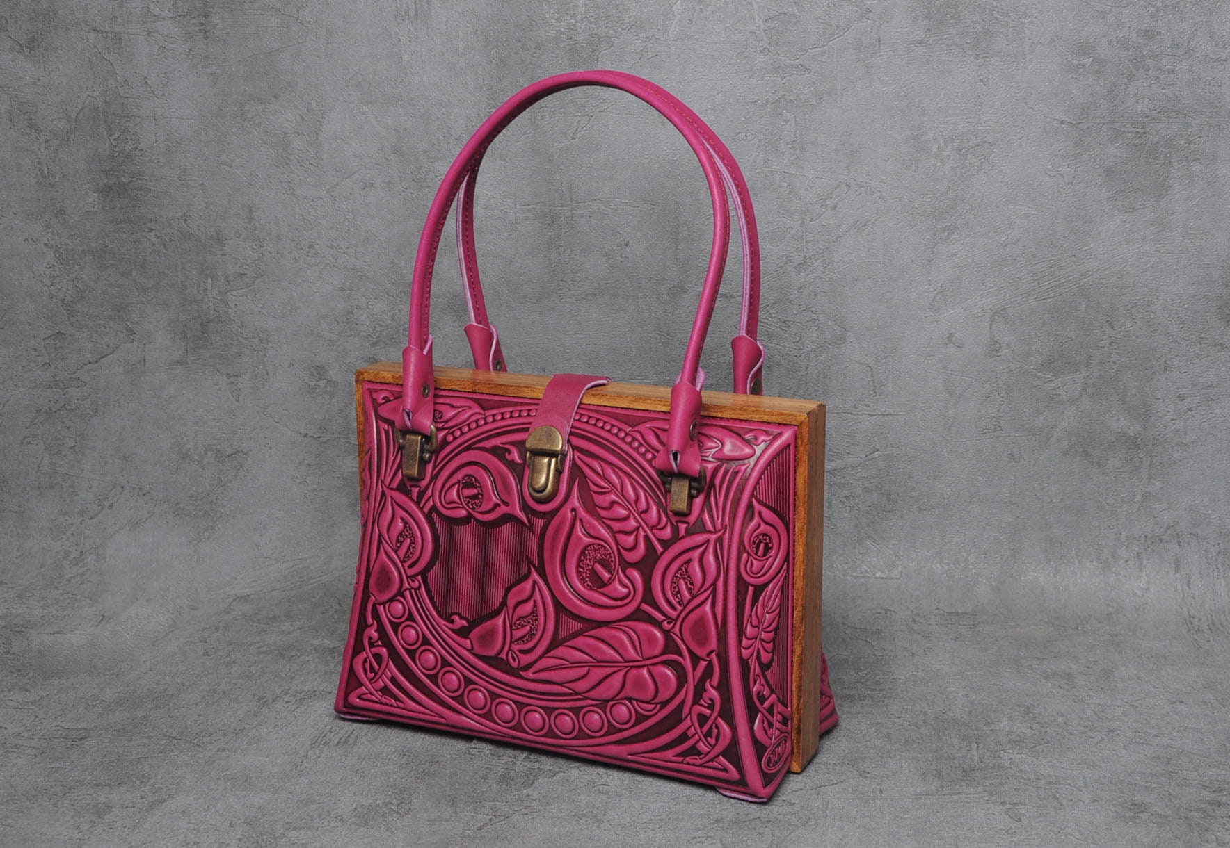 Rosa Abendtasche Aus Leder, Ledertasche Mit Holzrahmen, Außergewöhnliche Geldbörse Für Sie, Rosa Abendtasche, Geschenk Frau von LeatherCraftsUA