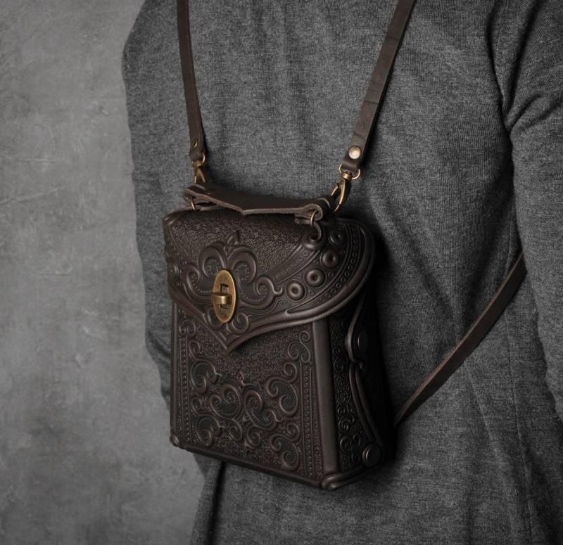 Rucksack Aus Leder Kleine Dunkelbraune Boho Tasche von LeatherCraftsUA