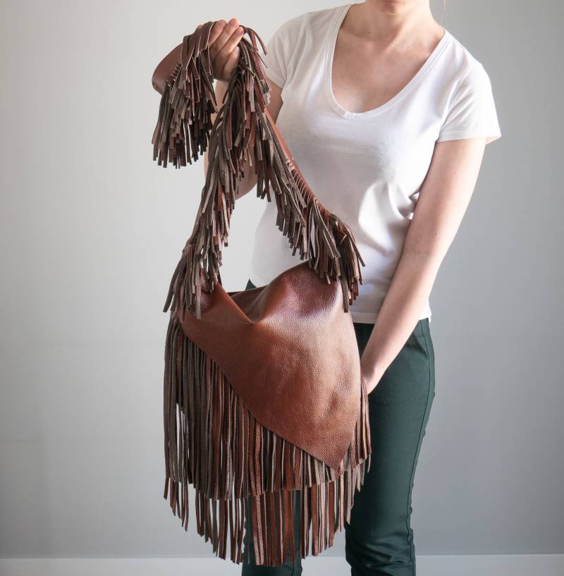 Cognac Braune Crossbody Ledertasche, Boho Tasche, Einzigartige Leder Geldbörse, Western Fransen Tasche Geldbörse Mit Langen Fransen von LeatherDesignStudio