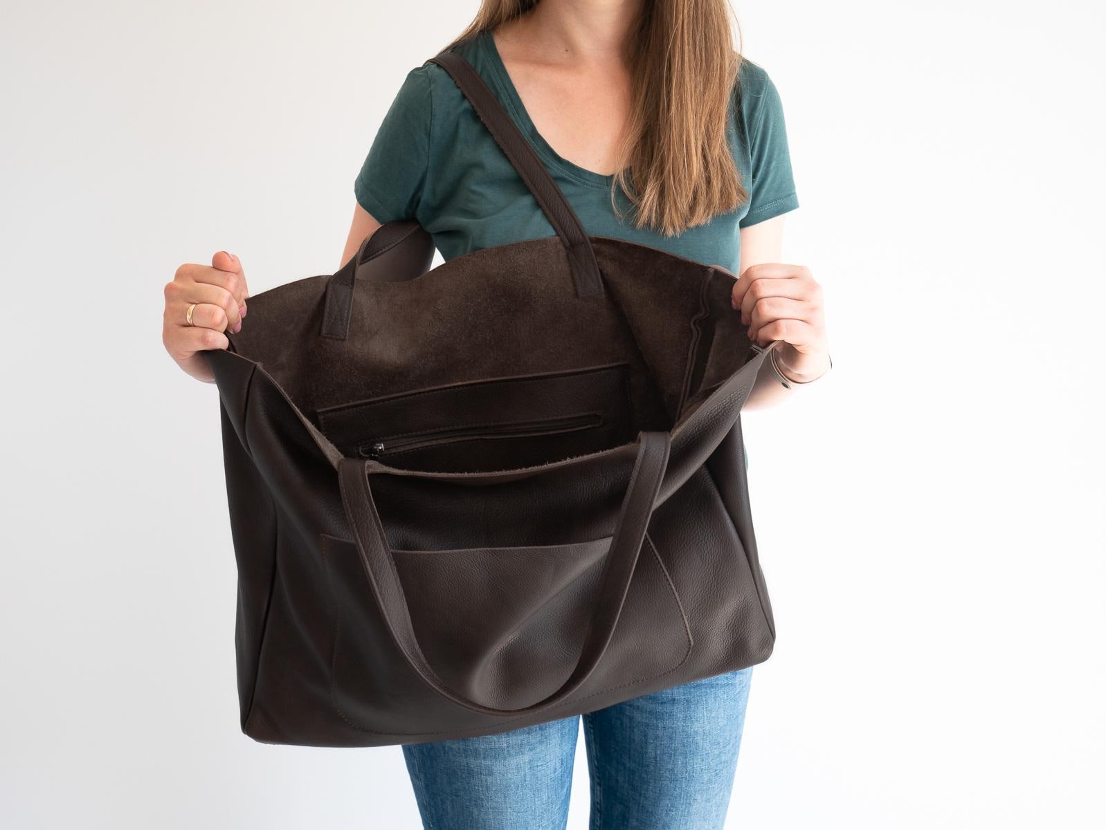 Schokolade Brown Umhängetasche, Oversize Ledertasche, Große Alltagstasche Aus Leder, Grosse Leder Frauen Geldbörse, Dunkelbraune Schultertasche von LeatherDesignStudio