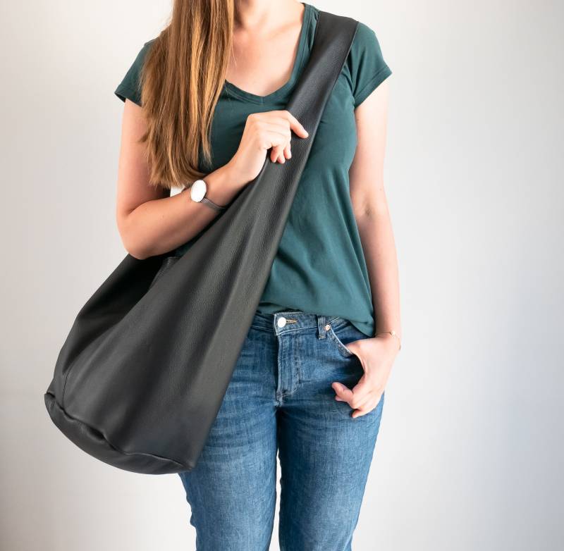 Schwarze Boho Tasche, Hippie Tasche Aus Leder, Damen Hobo Bag, Schwarze Übergroße Hippie Geldbörse, Boho Slouchy Hobo, Schultertasche, Hippie-stil von LeatherDesignStudio