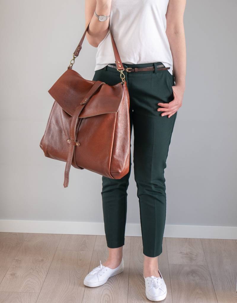 Übergroße Leder Rucksack Geldbörse | Wandelbare Tasche 3In1 Große Crossbody Reisetasche Cognac Braune Schultertasche Weekender Innentasche von LeatherDesignStudio