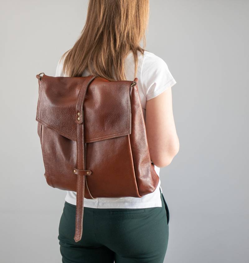 Übergroße Rucksack-Geldbeutel, Cognac-Weekender-Tasche, Große Braune Tasche, Leder-Cabrio-Tasche, Crossbody-Tasche, Leder-Einkaufstasche von LeatherDesignStudio